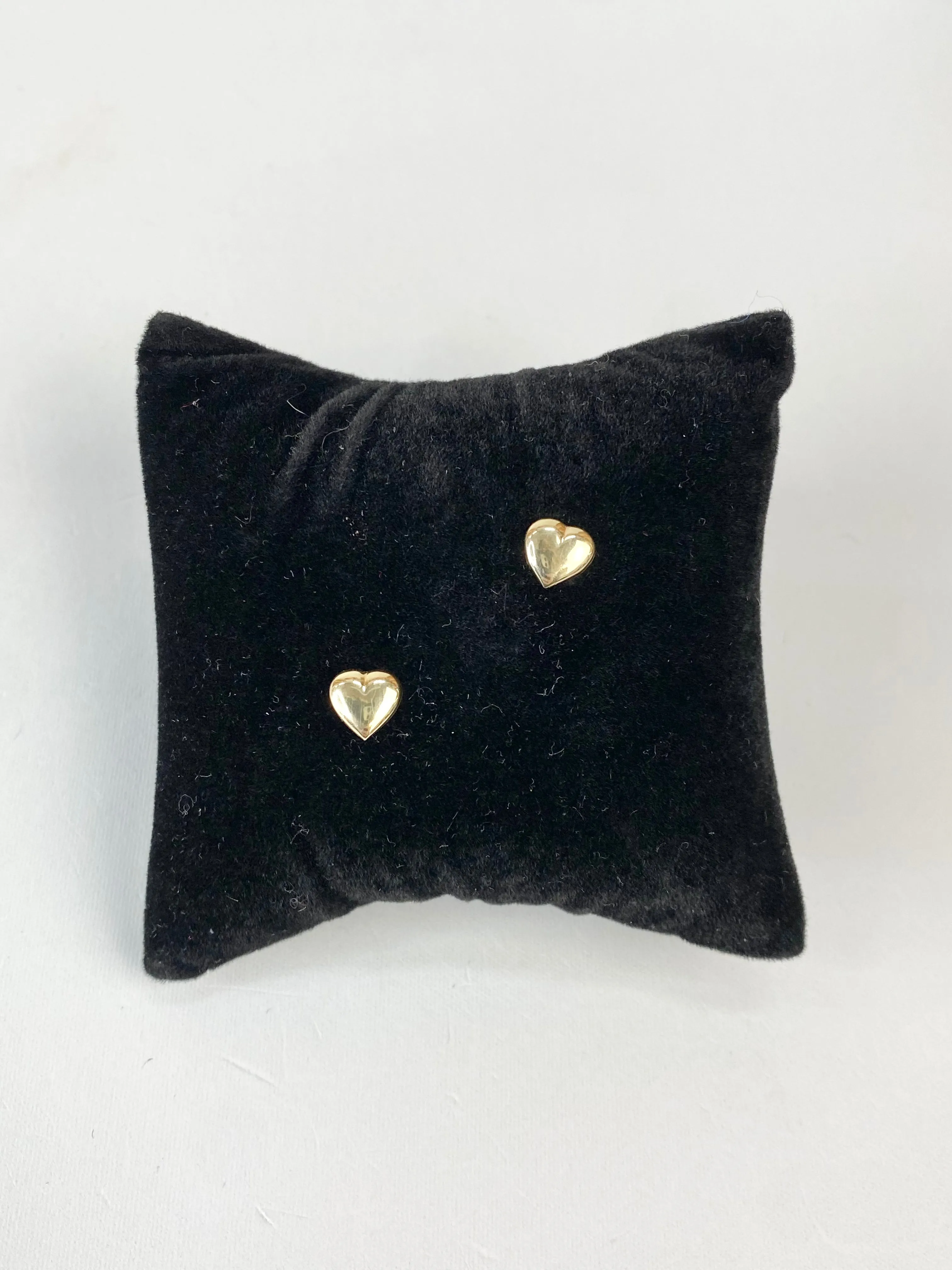 9k Gold Heart Studs 8mm