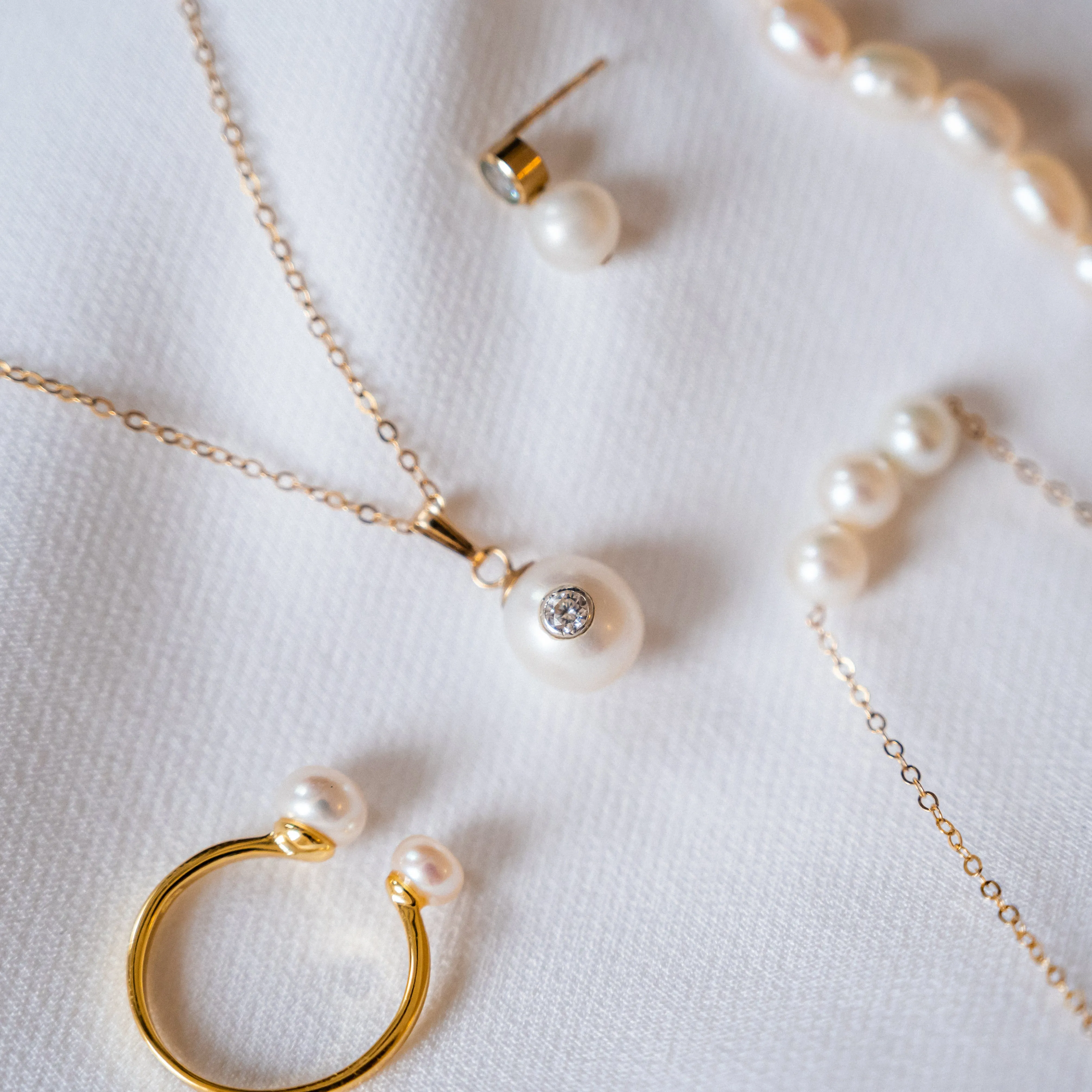 Aphrodite Gold Necklace