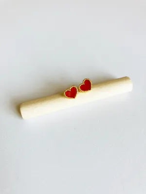 Bisous Heart Earrings in Gold and Carnelian