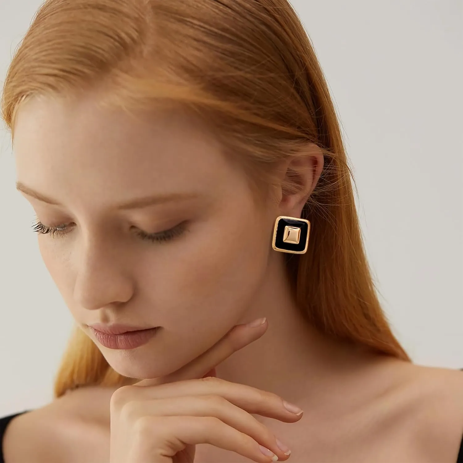 Chunky Gold Earrings Stud for Women Square Black Flower Stud Earrings Red Statement Earrings Dainty Large Retro Earrings Party Jewelry Gifts for Women