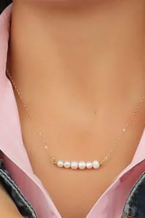 Graceful Ladies' Necklaces With Pearl