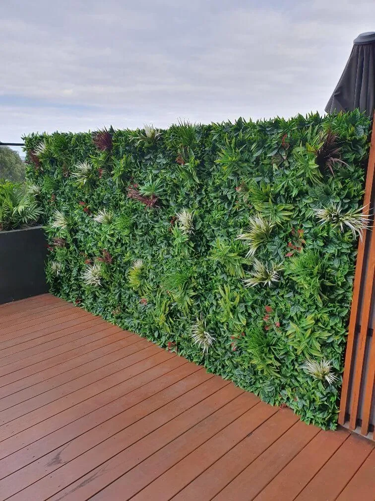 Green Meadows Artificial Vertical Garden / Fake Green Wall 1m x 1m UV Resistant
